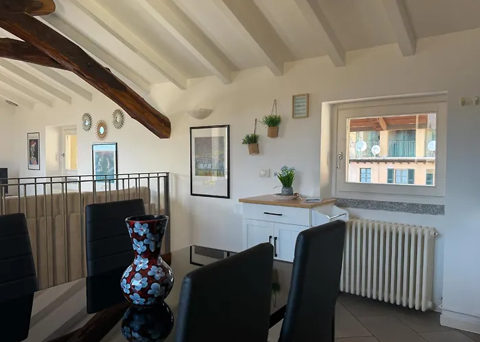 Skyway With Private View Terrace Apartment