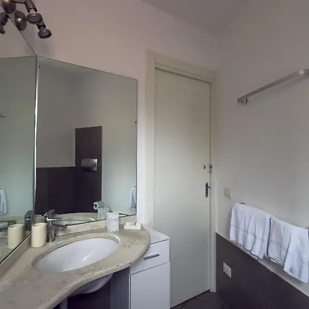 Skyway With Private View Terrace Apartment *