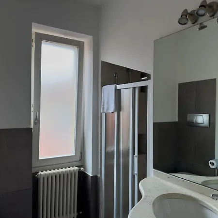 Skyway With Private View Terrace Apartment *